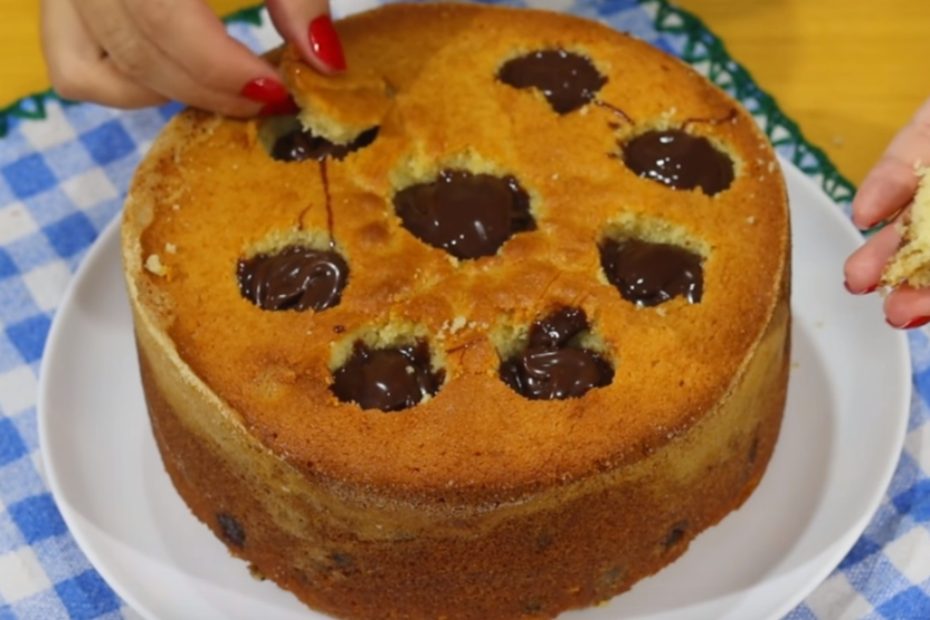 Bolo Bomba de Chocolate cremoso, esse é de comer rezando de gostoso