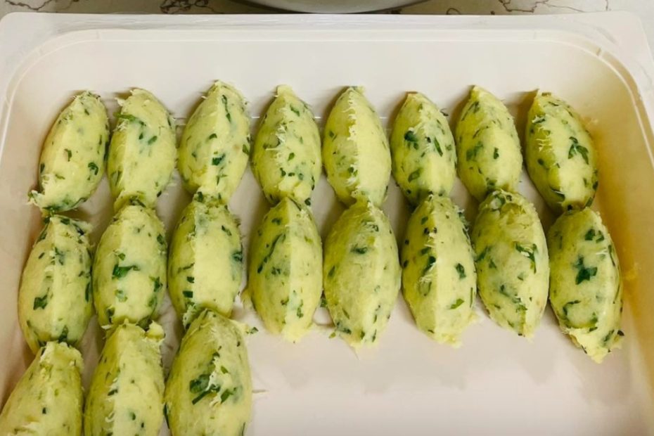 Bolinhos de bacalhau como a minha querida avó me ensinou, faço sempre até com outros peixes, RENDE BASTANTE